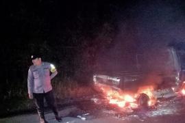 Mobil Pick Up Warga RL Hangus Terbakar di Lebong