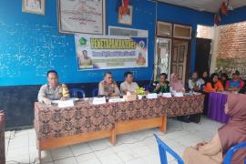 Kapolsek Lebong Tengah Hadiri Musdesus di Desa Semelako Atas