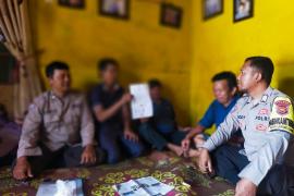 Problem Solving, Kanit Binmas dan Bhabinkamtibmas Mediasi Permasalahan Keribuatan di Desa Sukau Mergo