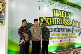 Kasat Binmas Polresta Bengkulu Hadiri Purna Siswa Ponpes Hidayatul Mubtadi-ien
