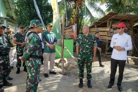 Danrem 041/Gamas saat Tinjau Lokasi Pembuatan Sumur Bor