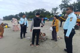 Aman dan Nyaman, Ditpamobvit Polda Bengkulu Gelar Patroli Dialogis di Objek Wisata Pantai Panjang
