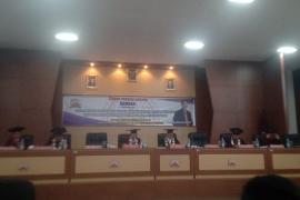 Suara Serunai Suku Pekal Menggema di Ruang Promosi Doktor Hamdan
