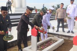 Kapolda Bengkulu Ikuti Ziarah Nasional HUT Ke-80 TNI di TMP Balai Buntar