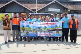 KAI Daop 1 Jakarta Bersama Serikat Pekerja dan Komunitas Railfans Gencarkan Sosialisasi Keselamatan di Perlintasan Sebidang Rangkasbitung