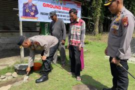 Kapolda Bengkulu Lakukan Ground Breaking Bedah Rumah dan Bakti Sosial di Seluma