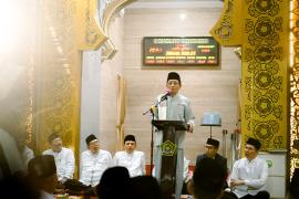 Ribuan Jamaah Padati Masjid Raya Baitul Izzah, Menag Nasaruddin Umar Ajak Perkuat Syukur dan Kepedulian Sosial