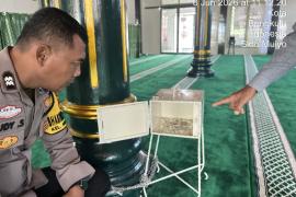 Polisi Respon Cepat Laporan Pembobolan Kotak Amal Masjid Al Kautsar di Sidomulyo, Piket Reskrim dan Bhabinkamtibmas Gading Cempaka Cek TKP