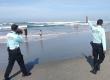 Ditpamobvit Polda Bengkulu Gelar Patroli Dialogis bersama Masyarakat yang Berlibur di Objek Wisata Pantai Panjang dan Pasir Putih